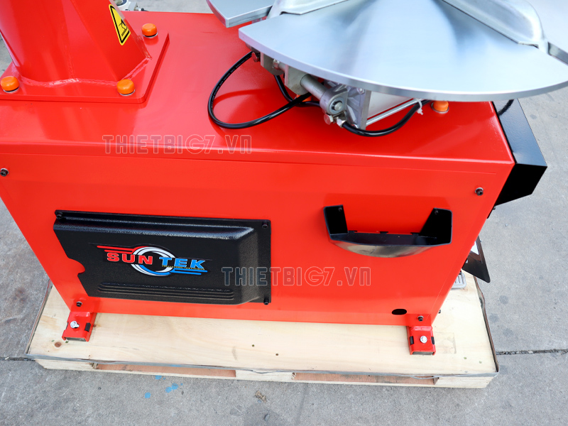  Máy tháo vỏ LP-810 trang bị ốp bên hong và học để dụng phụ trợ vá lốp