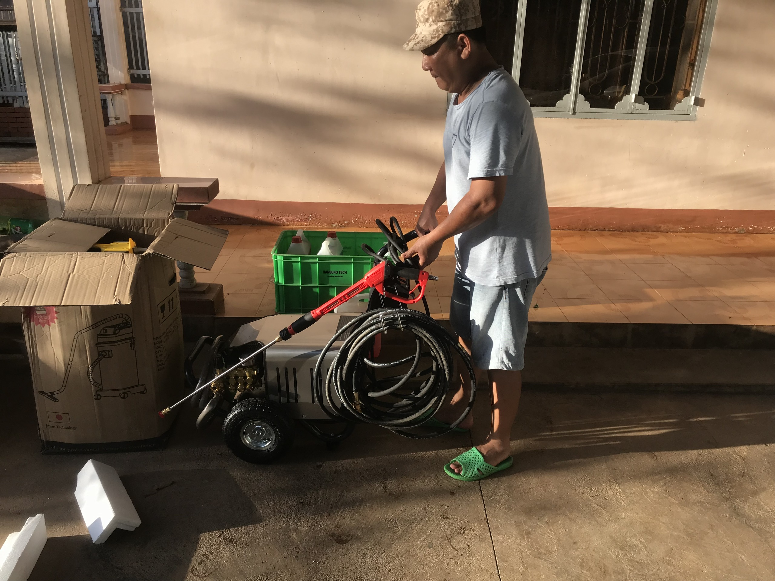 Lưu ý sử dụng thiết bị chăm sóc ô tô bạn cần nắm