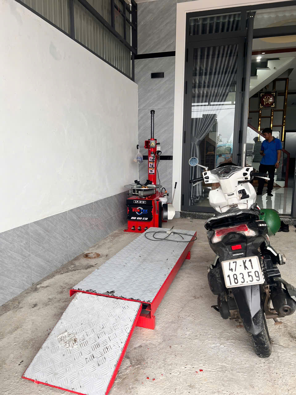 ban-nang-xe-may-dien-co ban-nang-xe-may-dien-co