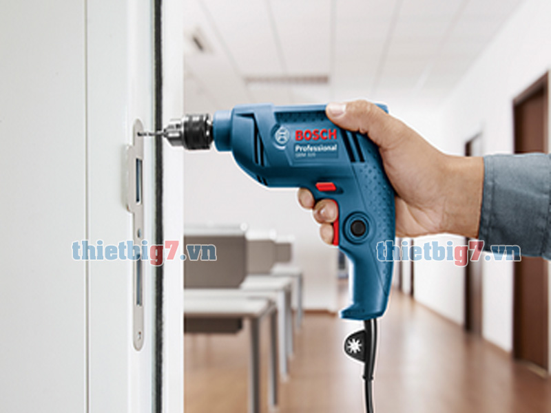 may-khoan-cam-tay-bosch-gbm-320_2