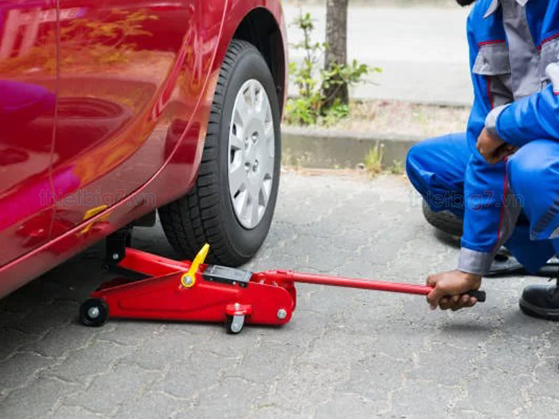 Hướng dẫn chi tiết cách đặt kích đội thủy lực khi sửa chữa