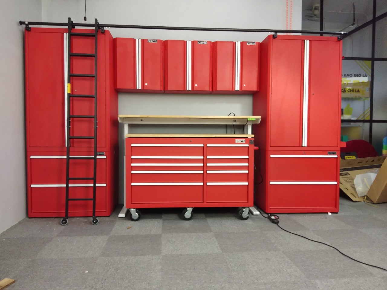 Tủ đồ nghề sửa xe – Người bạn đồng hành không thể thiếu của thợ sửa xe