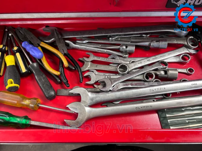 Bảo dưỡng tủ đồ nghề 11 ngăn đúng tiêu chuẩn nhà sản xuất