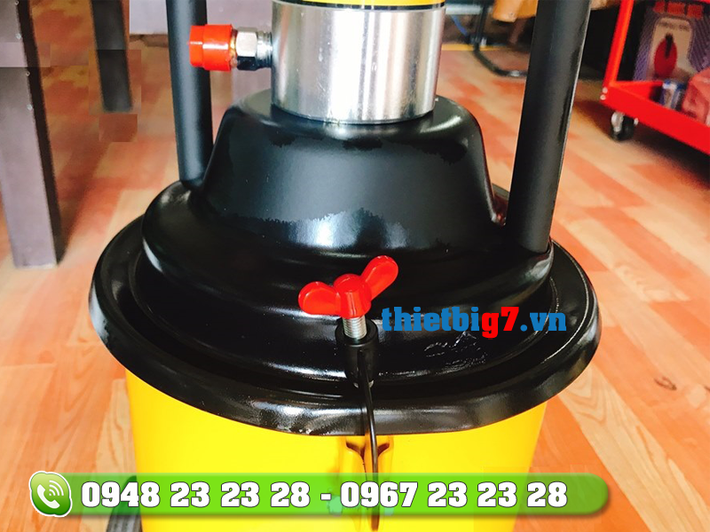 Máy bơm mỡ dùng khí nén được phân phối bởi Thiết Bị G7 may-bom-mo-dung-khi-nen