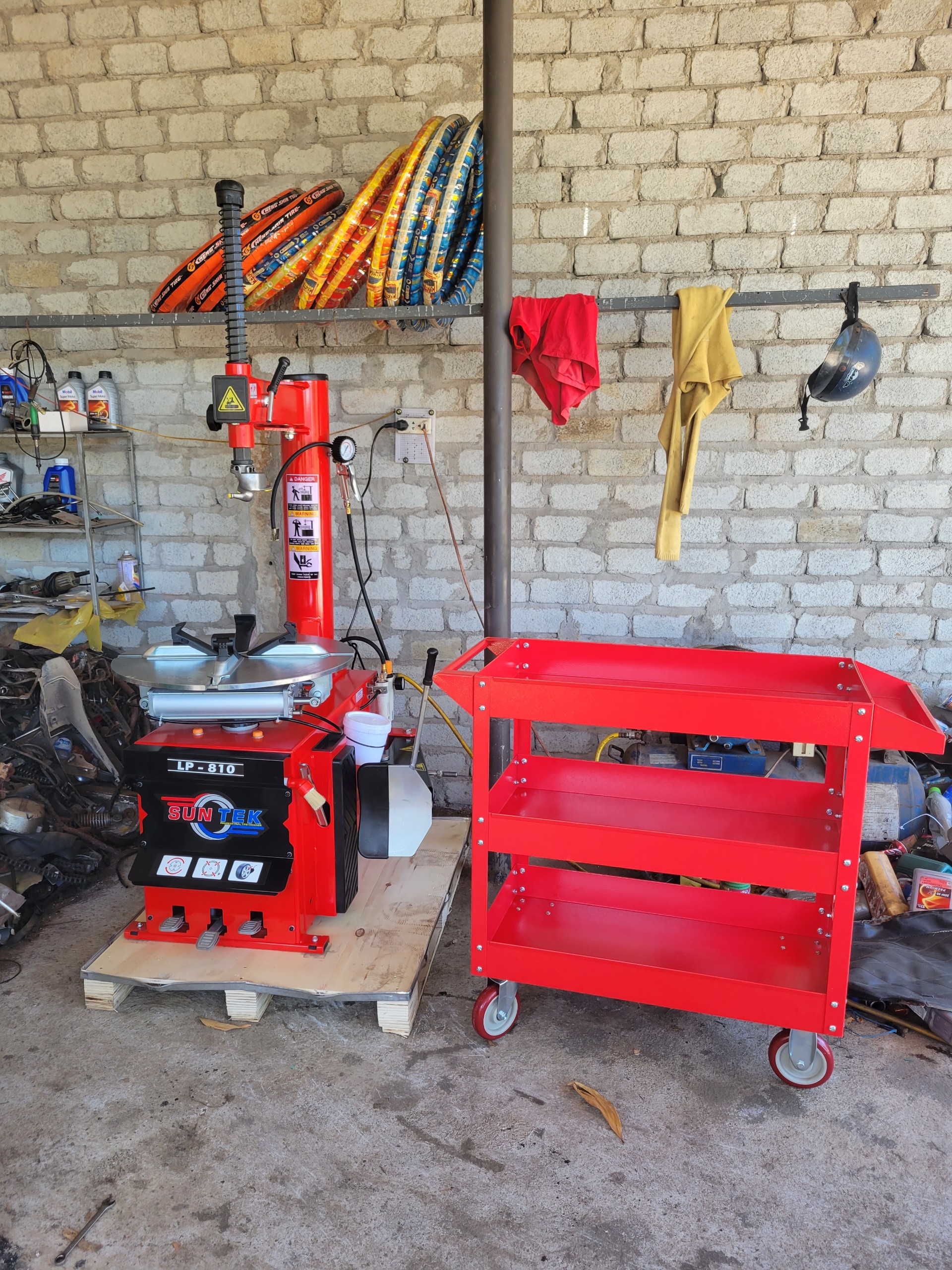 Mẫu tủ đồ nghề sửa xe nên trang bị cho cửa tiệm sửa xe