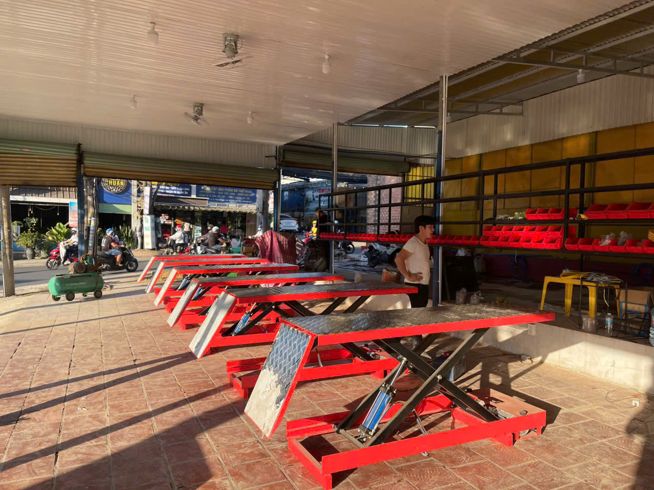 ban-nang-xe-may-loc-phat