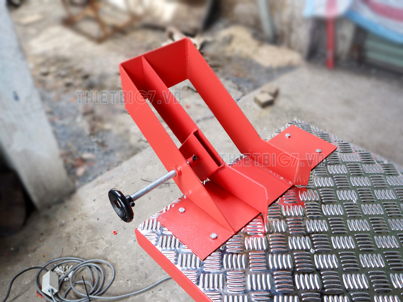 Gợi ý những dòng máy tháo lốp xe máy lý tưởng cho sử dụng