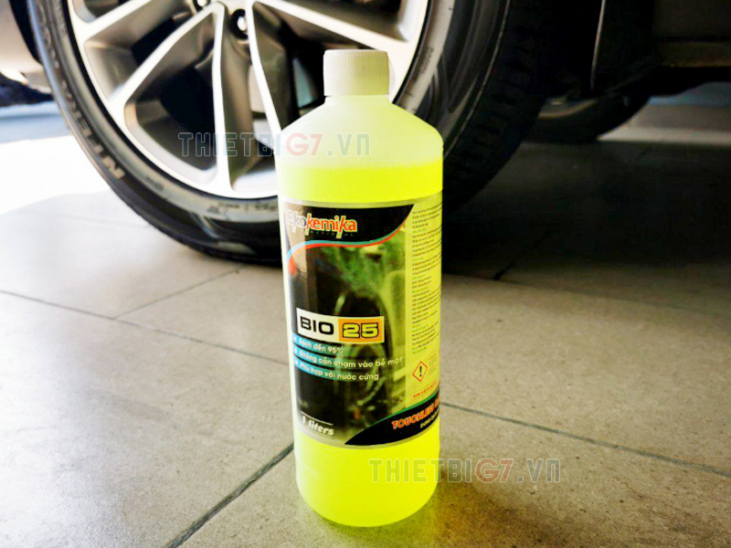 dung dịch rửa xe không chạm 